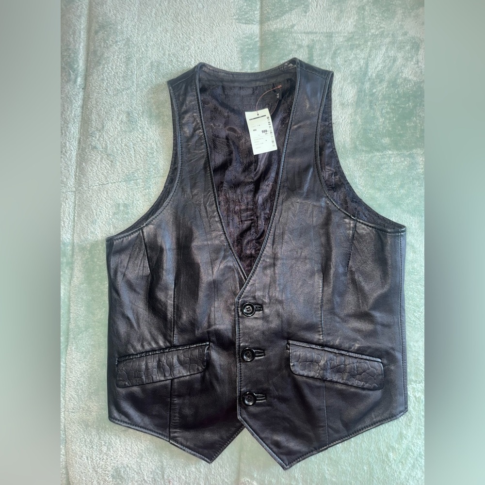 FUGA leather vest